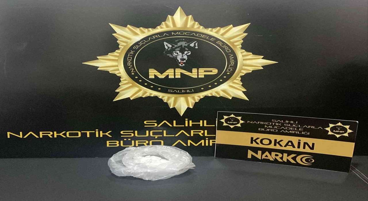 İstanbuldan Manisaya kokain getiren şüpheliler, polisten kaçamadı