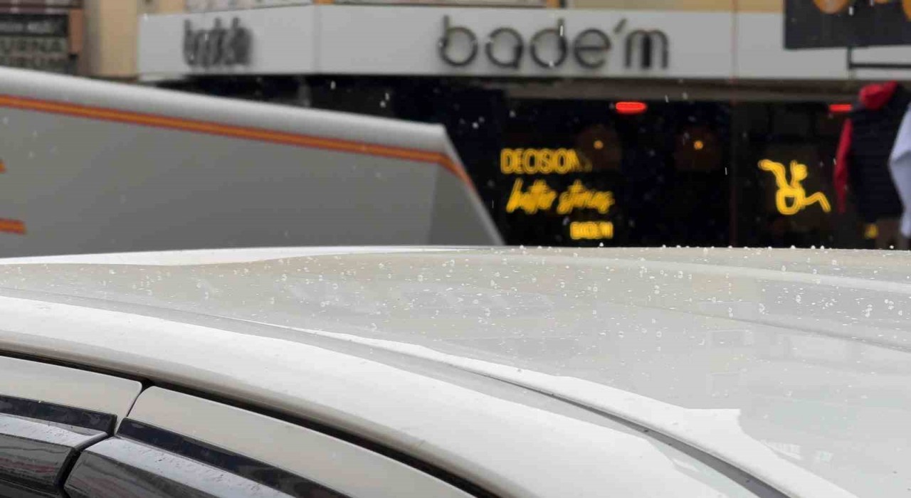 İstanbulun kuzeyinde kar yağışı başladı