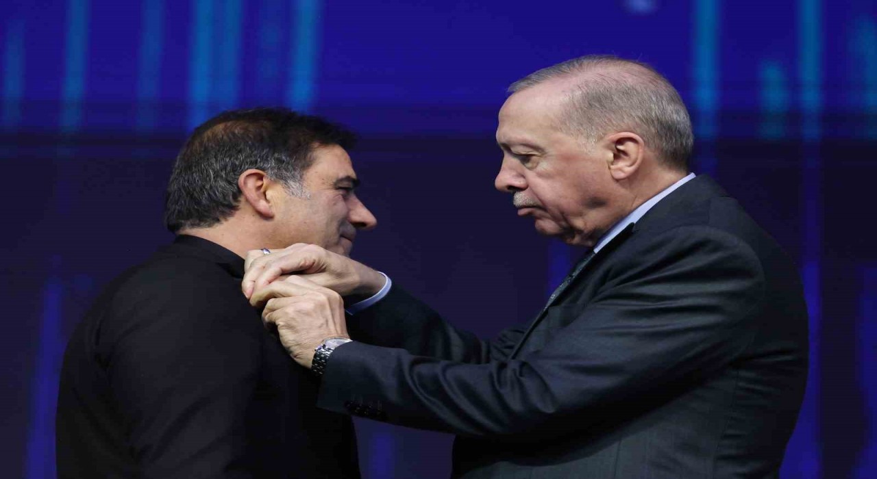 İYİ Partiden istifa eden Konya Milletvekili Ünal Karaman, AK Partiye katıldı.