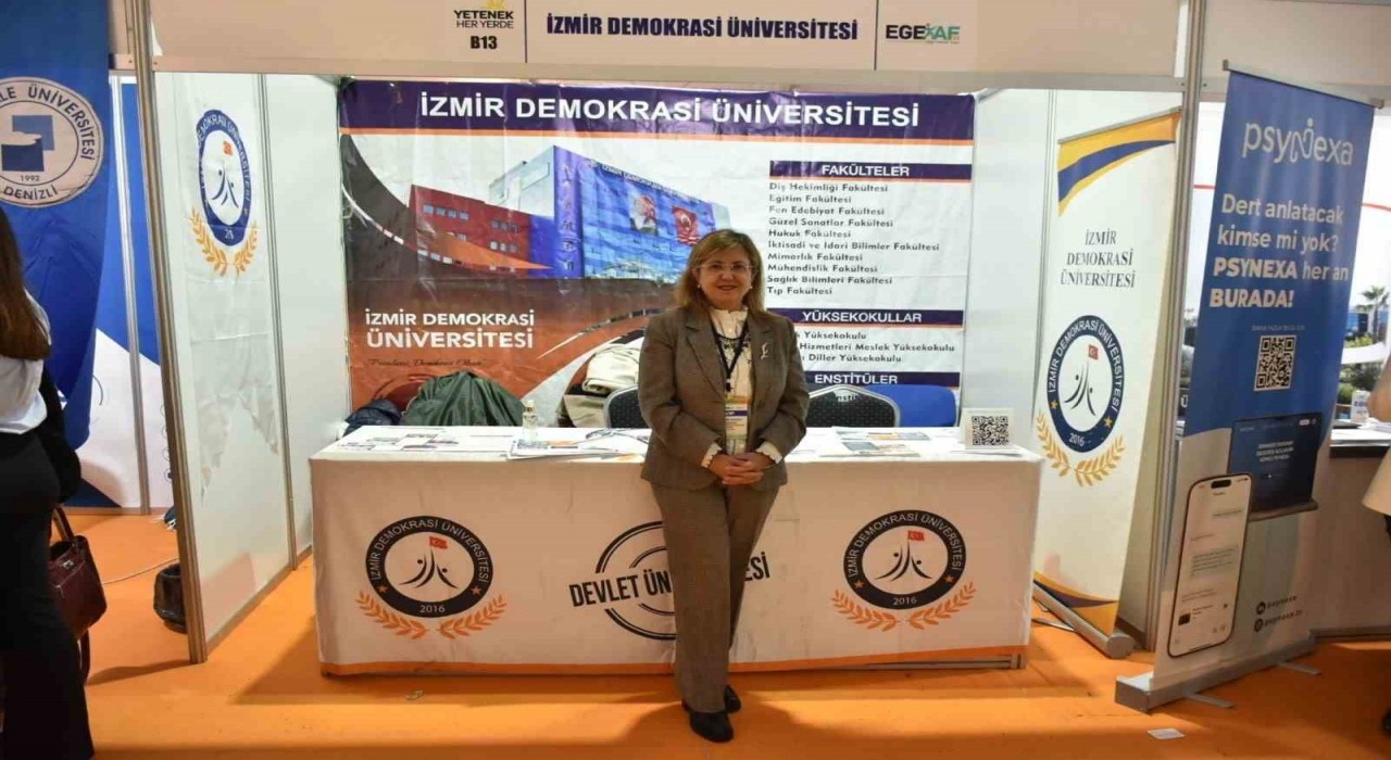 İzmir Demokrasi Üniversitesinden gençlere destek
