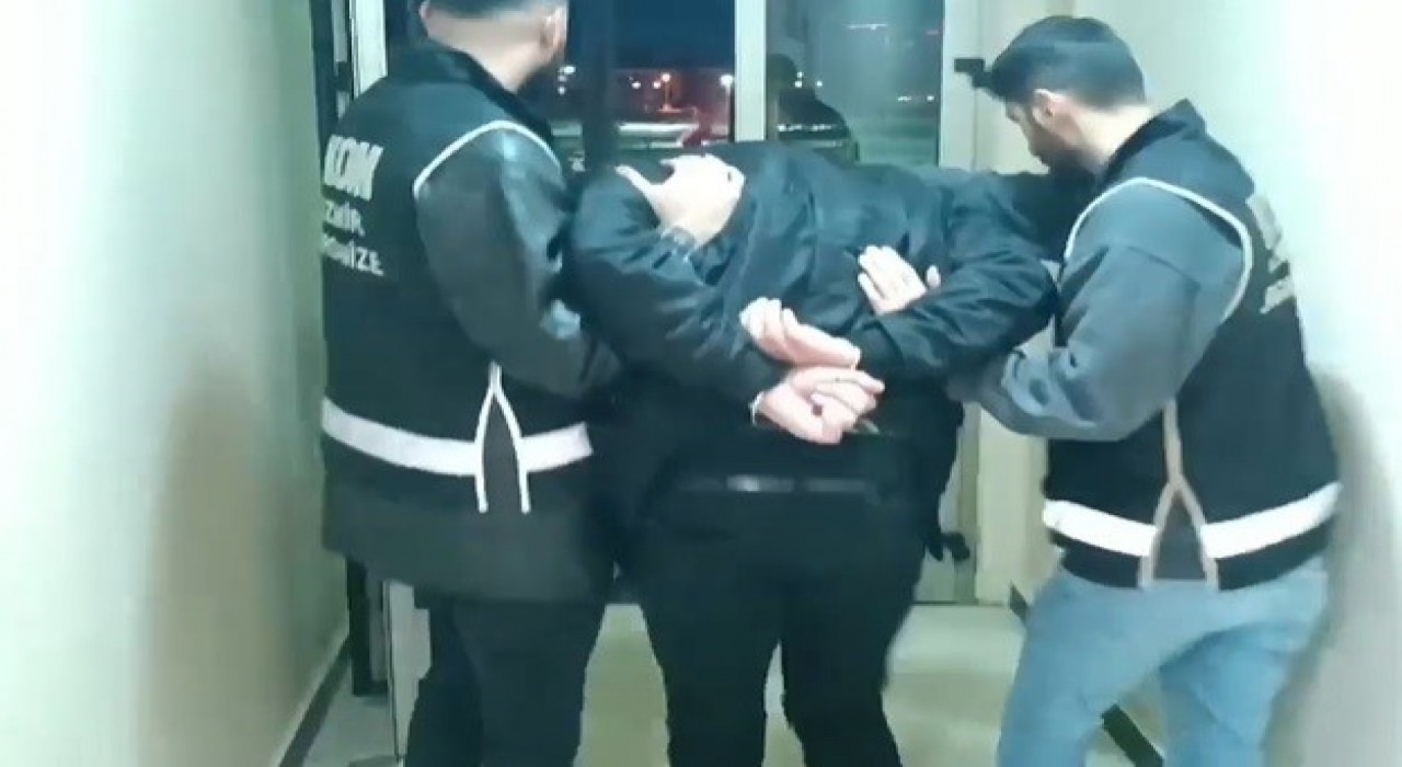 İzmirde Maydonoz Dönere FETÖ operasyonu: 50 gözaltı