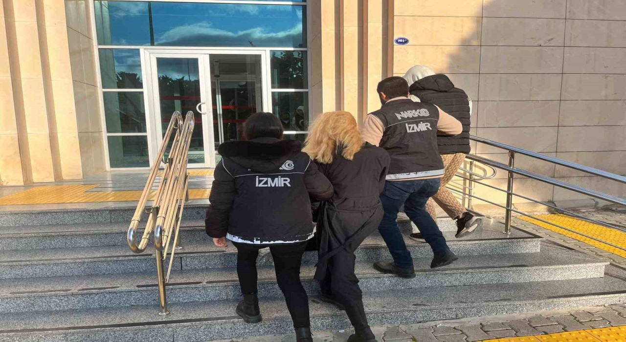 İzmirde ‘Narko-Terör operasyonunda 40 gözaltı