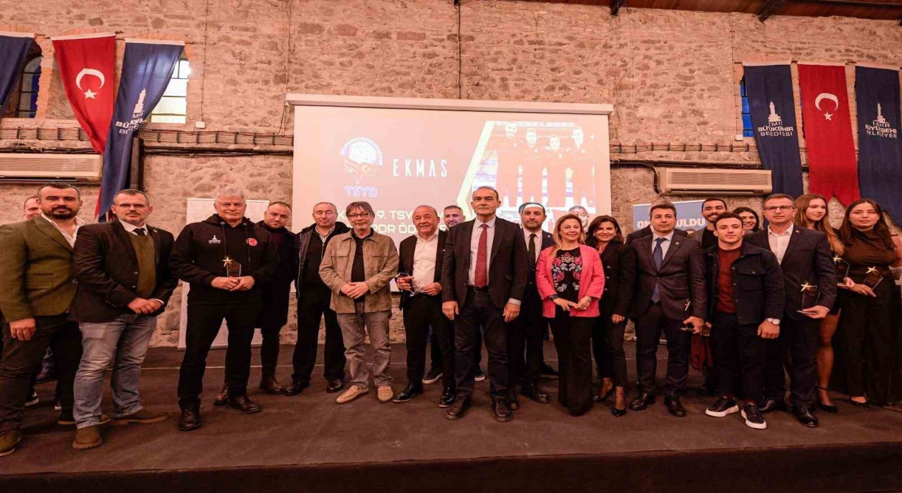 İzmirde Yılın Spor Ödülleri sahiplerini buldu