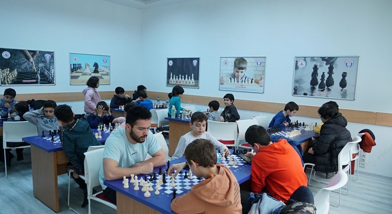 Kağıthanede spor zamanı: Kış spor okulları için kayıtlar başladı