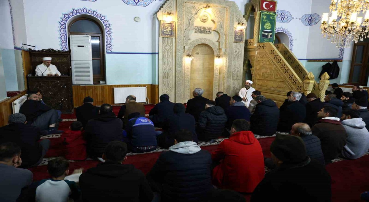 Kahramanmaraşta Berat Kandili dualarla idrak edildi