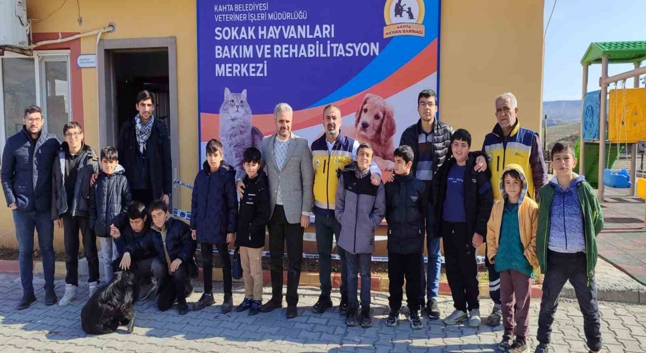 Kahta Belediyesi Hayvan Bakım Merkezi’ne Öğrenci Ziyareti