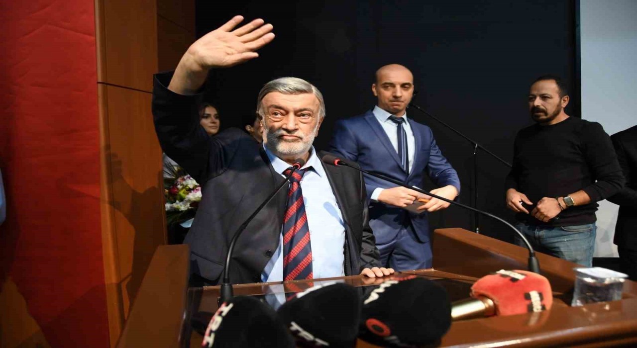 Kahtalı Mıçenin cenazesi Antalyadan dualarla uğurlandı