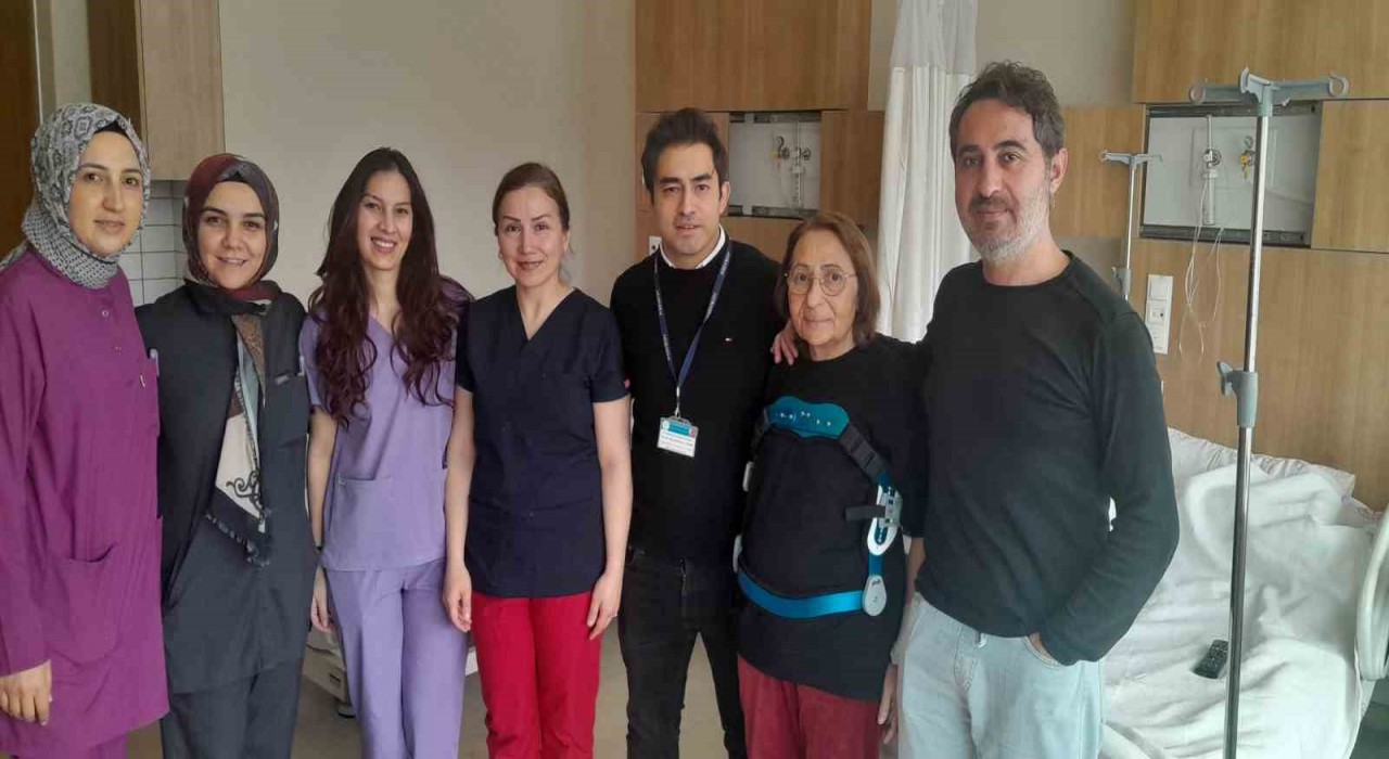 Kambur kalan hasta ameliyatla sağlığına kavuştu