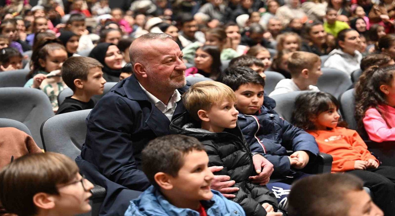 Karacabey Belediyesinden çocuklara unutulmaz yarıl yıl tatili