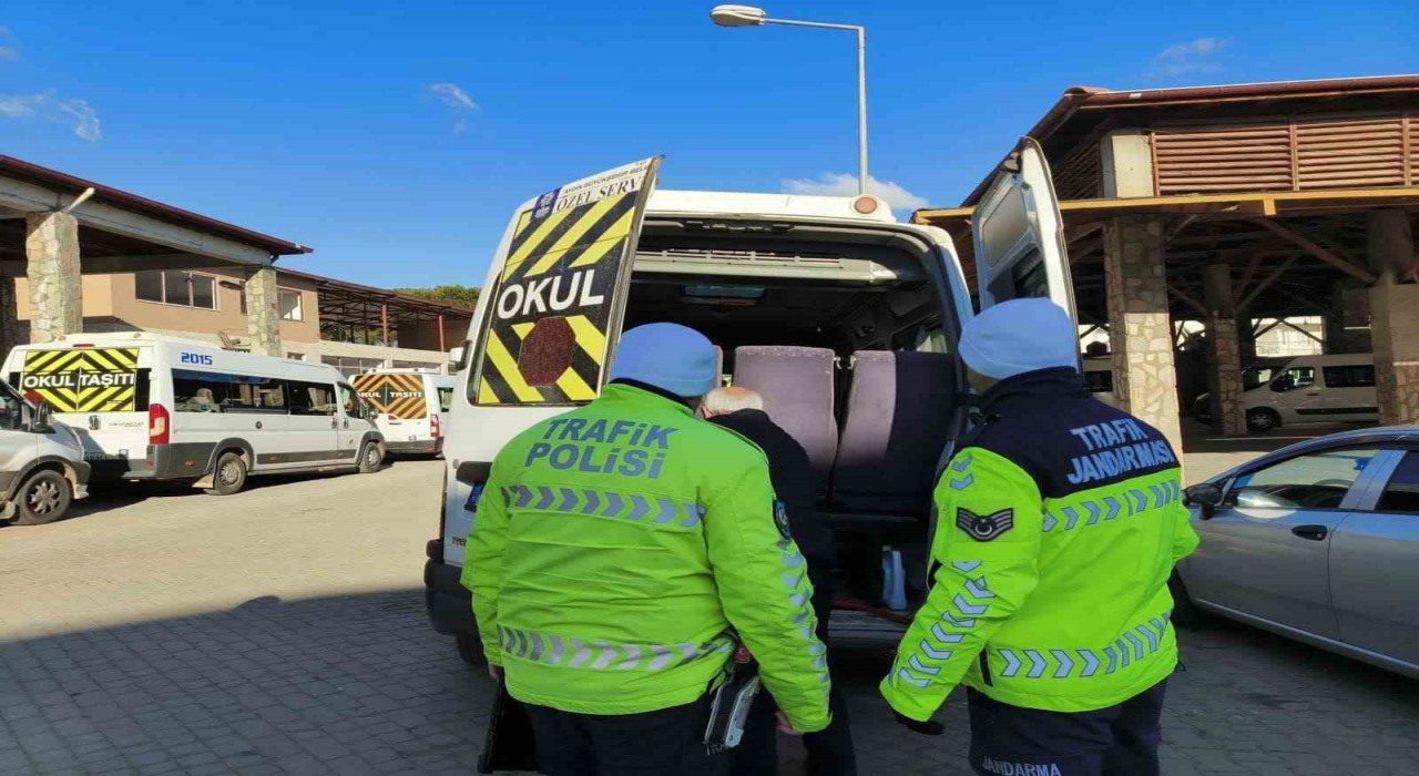 Karacasuda okul servisleri denetlendi