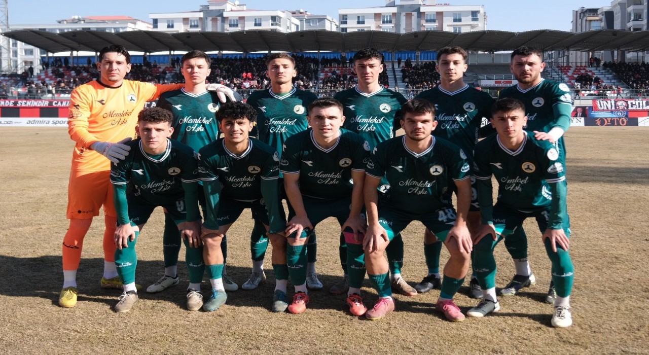 Karadenizin köklü takımlarından Giresunsporun önlenemeyen düşüşü devam ediyor
