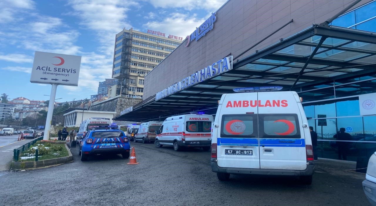 Karbonmonoksit gazından zehirlenen 3 kişinin hastanedeki tedavisi sürüyor