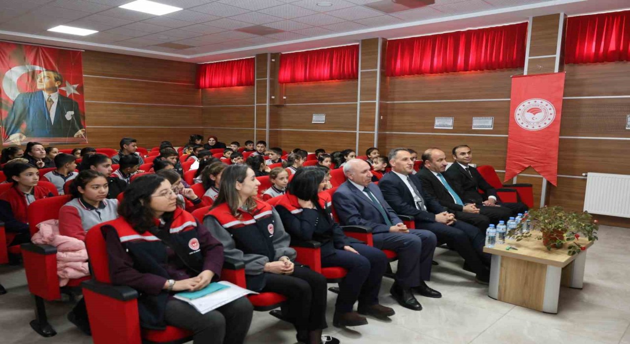 Karsta öğrencilere organik tarım eğitimi verildi