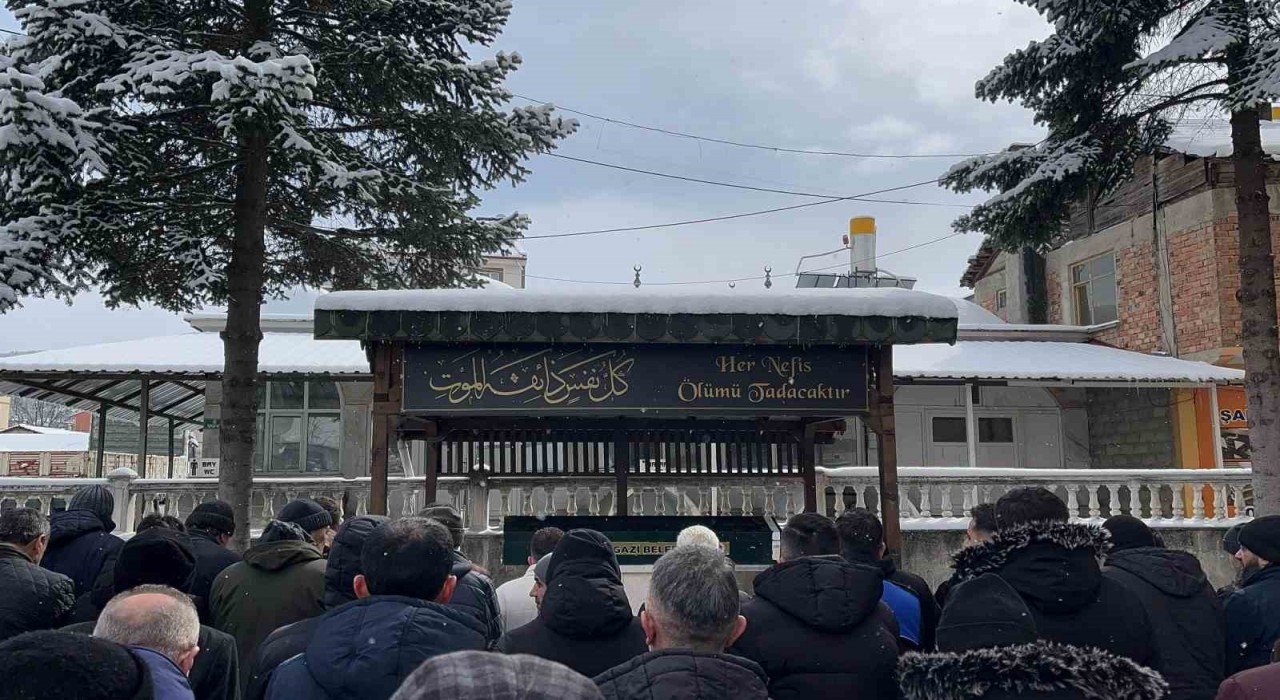 25 Yıl Muhtarlık Yapan İhsan Ayan Hayatını Kaybetti