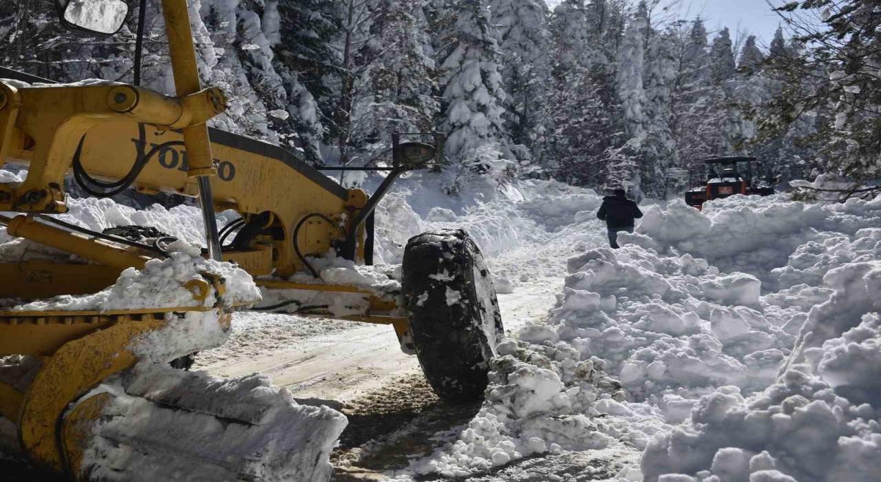Kastamonu’da 303 Köy Yolu Kar Nedeniyle Kapandı