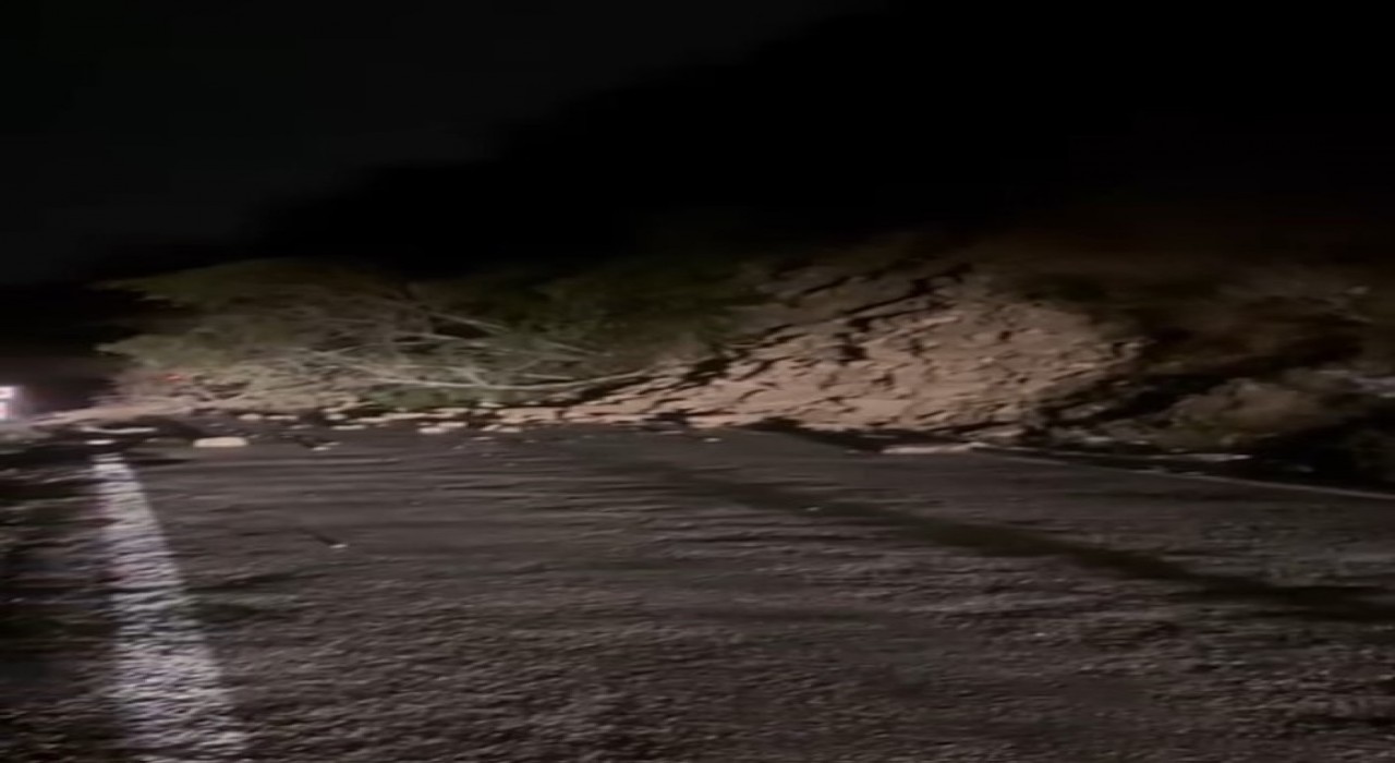 Kastamonuda heyelanın kapattığı yol yeniden ulaşıma açıldı