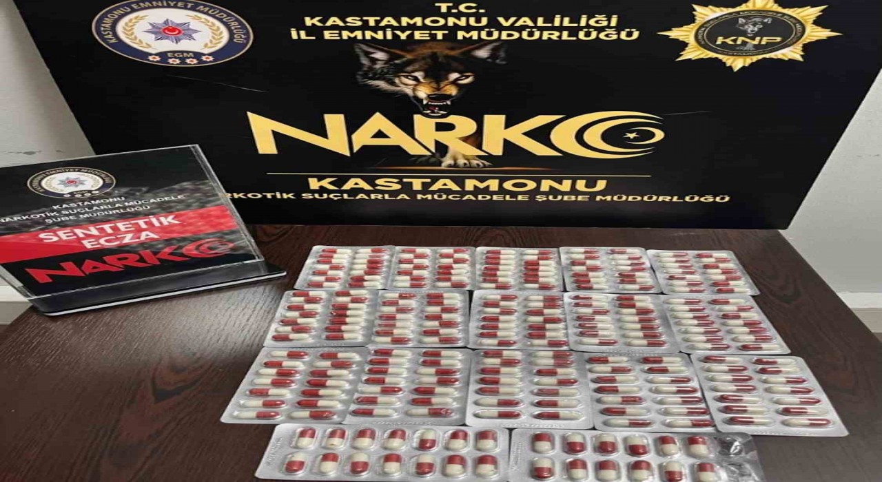 Uyuşturucu Operasyonunda 236 Sentetik Ecza Hap Ele Geçirild