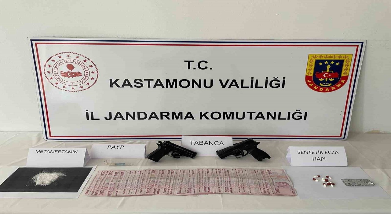 Kastamonuda zehir tacirlerine geçit yok: 2 gözaltı