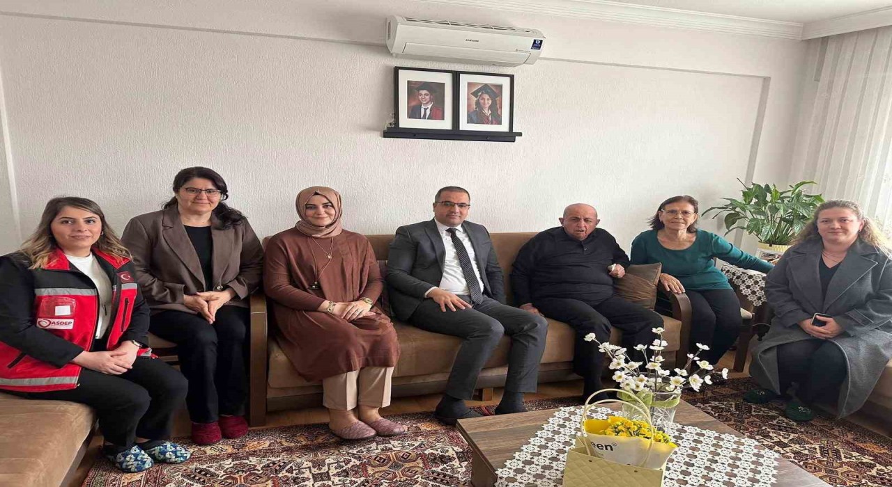 Kaymakam Dalaktan Şehit ailesi ve Kıbrıs Gazisine ziyaret