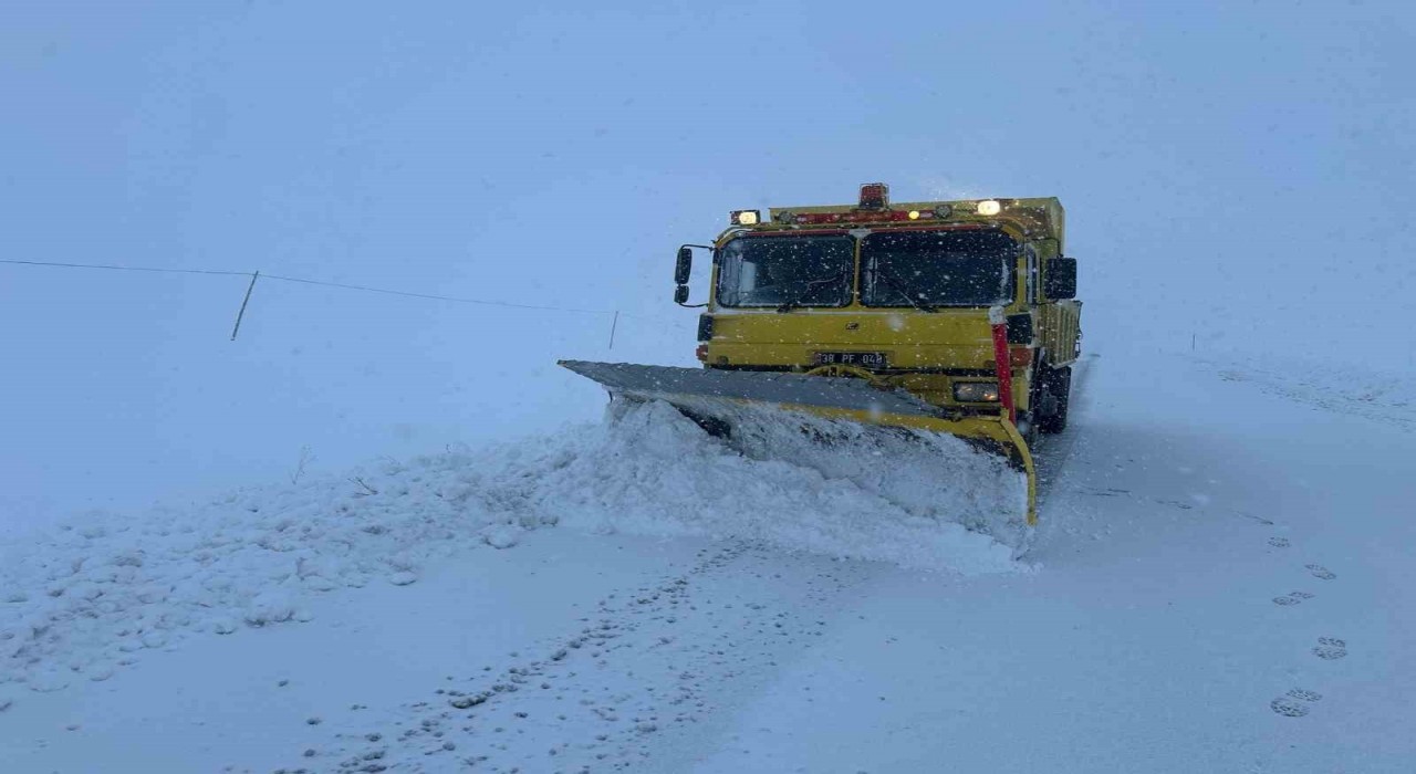 Kayseride kapanan 61 yol ulaşıma açıldı