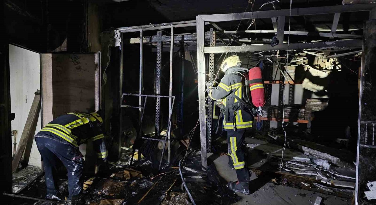 Kayseride mobilya mağazasındaki yangında duman hafızlık okuluna sızdı: 5 öğrenci zehirlendi
