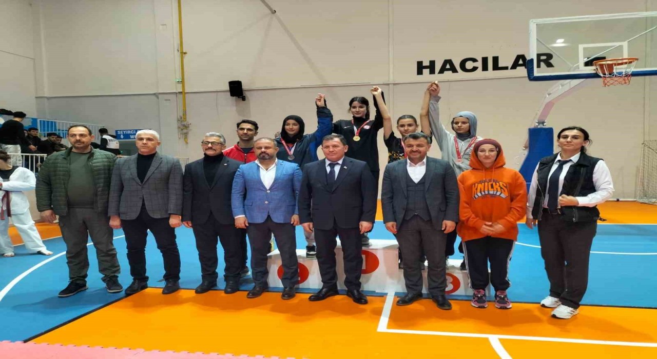Kayseride Okullar Taekwondo Şampiyonası yapıldı