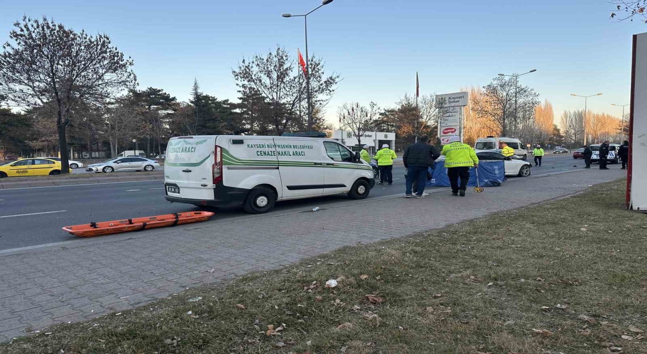 Kayseride otomobilin çarptığı şahıs hayatını kaybetti