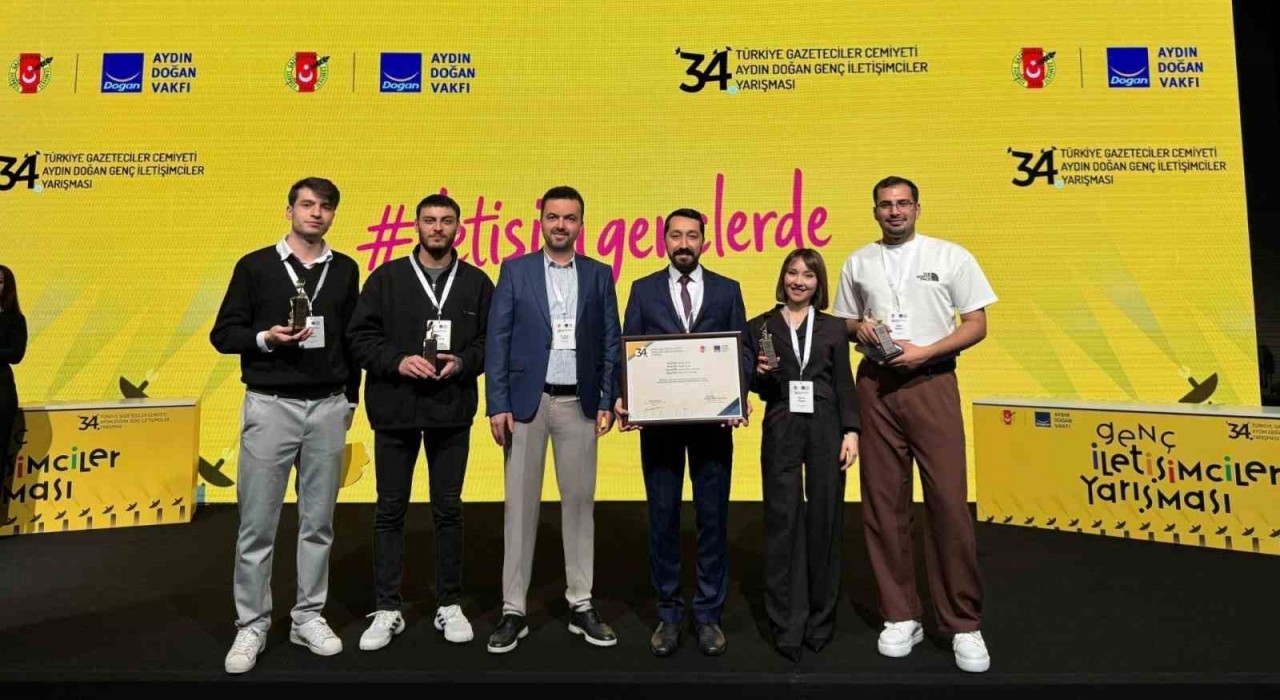KBÜ, Genç İletişimciler Yarışmasından ödüllerle döndü