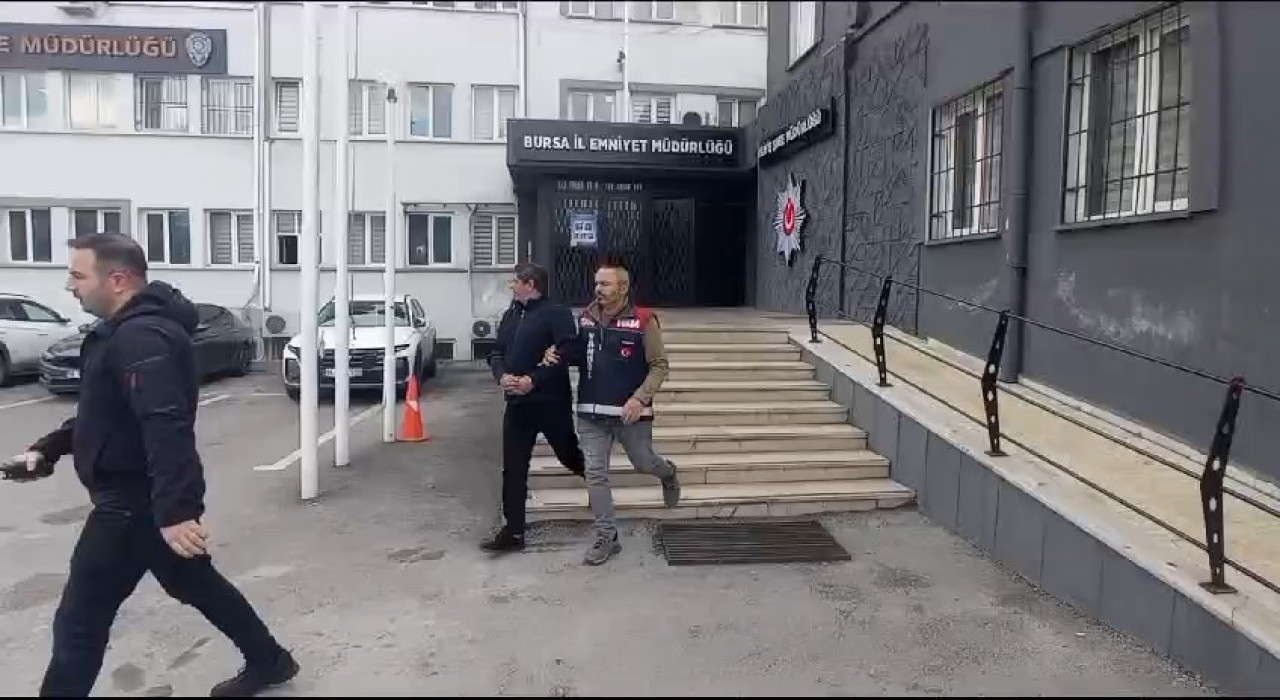 Sahte unvanla esnaftan para toplayan dolandırıcı tutuklandı