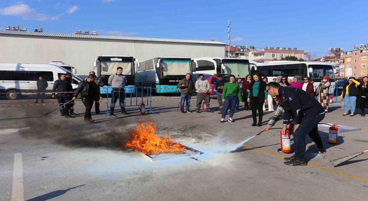 Kepez Belediyesi personeline yangın eğitimi