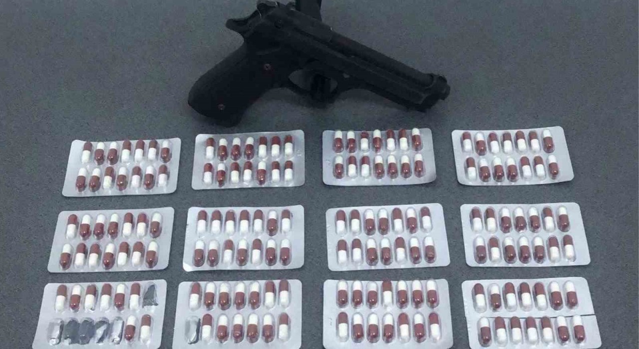 Kırıkkale’de Ev Baskınında Uyuşturucu ve Tabanca Bulundu