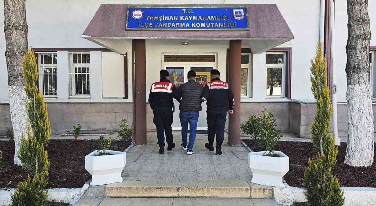 Kırıkkalede yakalanan firari iki hükümlü cezaevine gönderildi