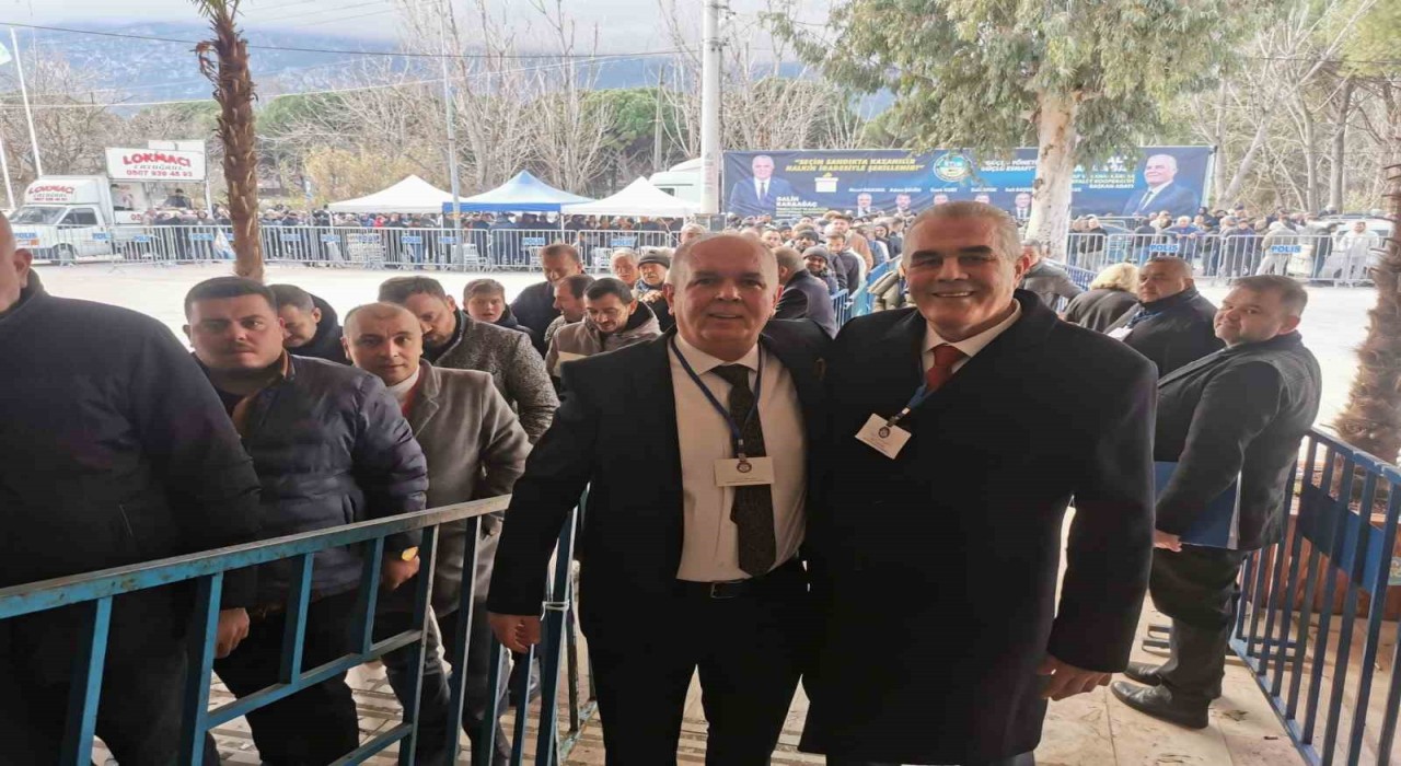 Kongrede maaş krizi
