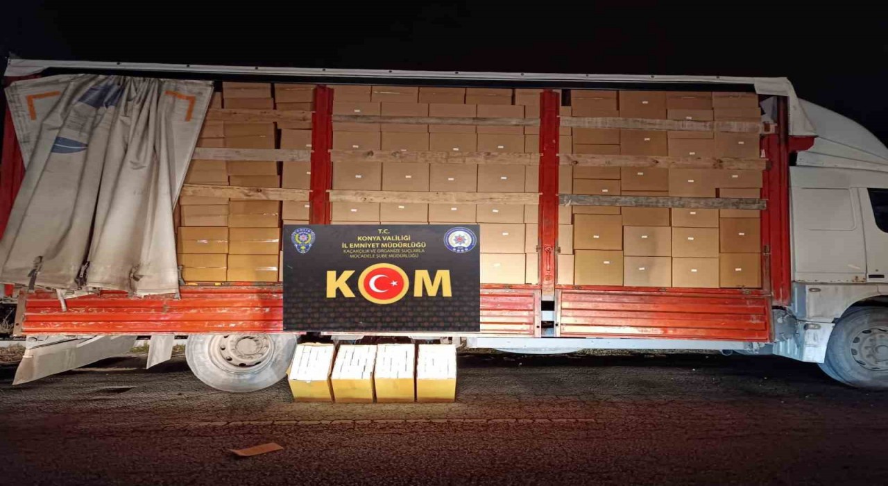 Konyada 8 milyon 750 bin lira değerinde milyonlarca adet kaçak makaron ele geçirildi