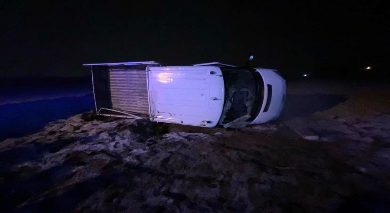 Konyada kamyonet takla attı: 3 yaralı