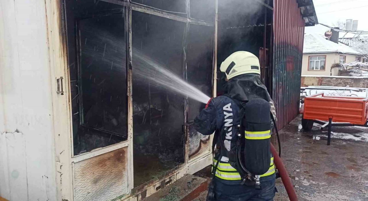 Konyada sobayı tinerle yakan kişi yaralandı