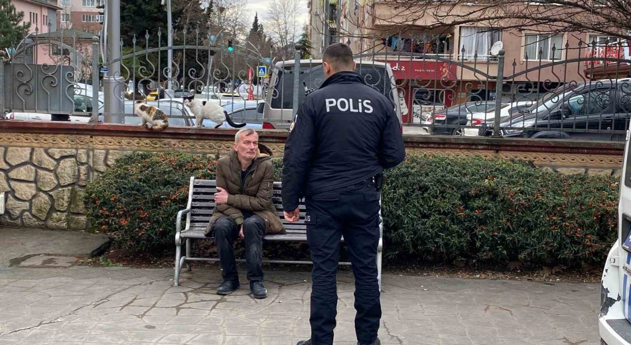 Köpeğin ısırdığı vatandaş kolundan yaralandı