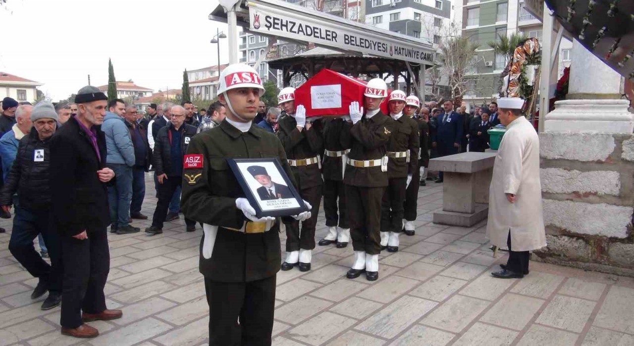Manisa’da Kore Gazisi Duran Özkan Askeri Törenle Defnedildi