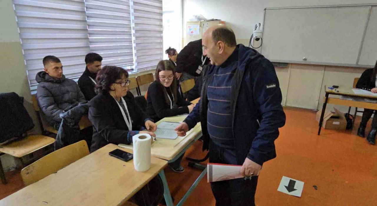 Kosovada halk sandık başında
