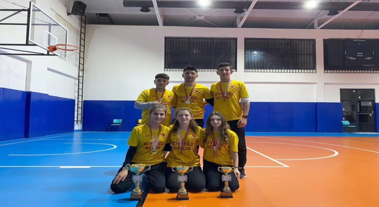 Köyceğiz Naip Hüseyin Anadolu Lisesi Floor Curling Kız Takımı il birincisi