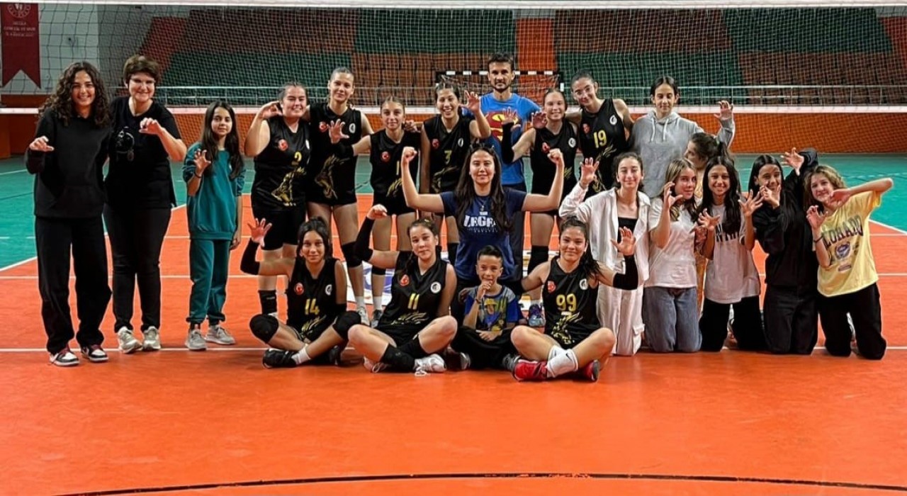 Köyceğizde Voleybol Kulübü 7den 77ye güçlü kadınlar yetiştiriyor