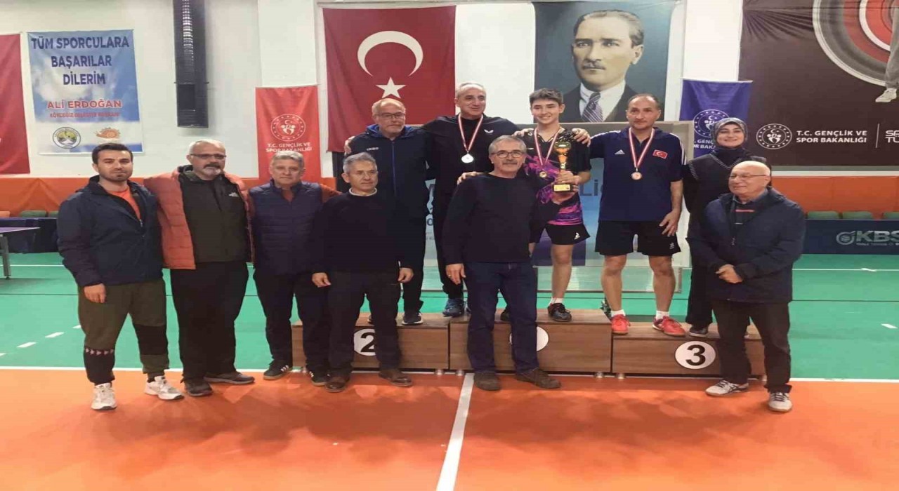 Köyceğizdeki Masa Tenisi Ligi ödül töreni ile sona erdi