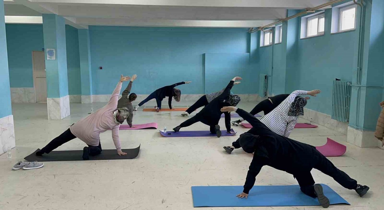 Aşağısevindikli’de Kadınlar Pilates Kursuna Büyük İlgi Gösterdi