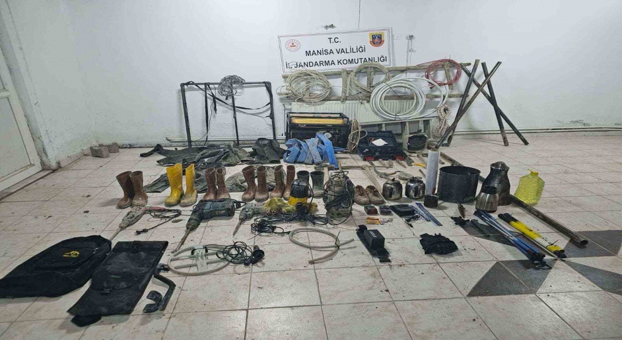 Kulada kaçak kazıya jandarma engeli