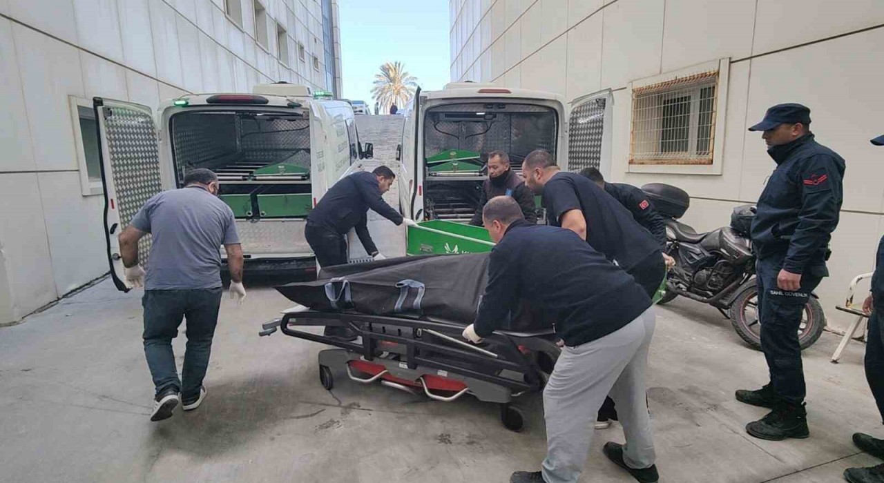 Kuşadası açıklarında denize düşen 3ü çocuk 6 düzensiz göçmen boğuldu