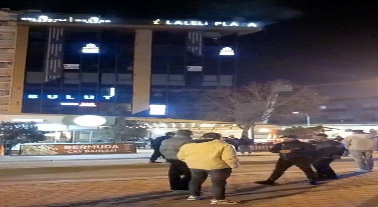 Kütahyada 7. kattan atlayan kadın yaralandı