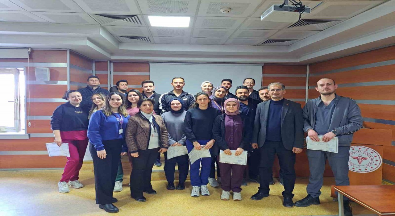 Kütahyada Acil Hemşireliği Sertifikalı Eğitim Programı tamamlandı