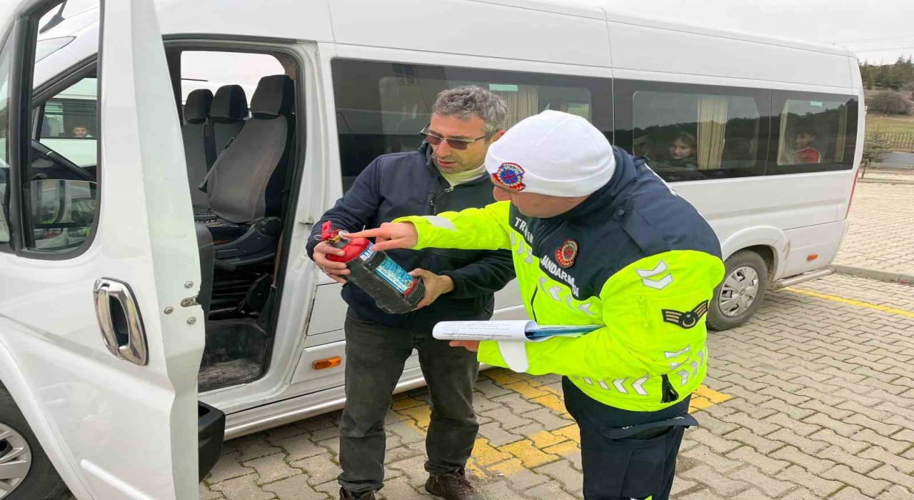 Kütahyada jandarmadan okul servis araçları denetimi