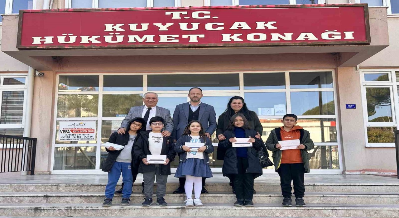 Kuyucak Kaymakamı Niyaziden BİLSEM öğrencilerine hediye