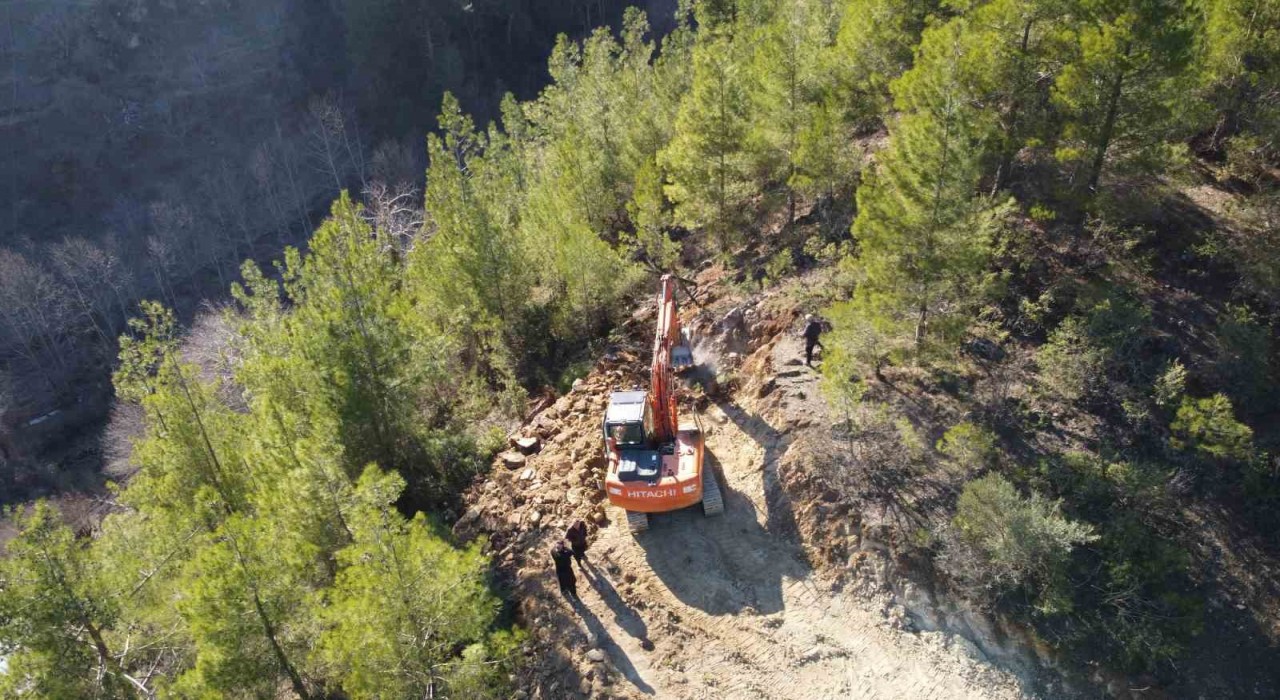 Kuzey Adanada 4 mevsim turizm için yol çalışması başladı